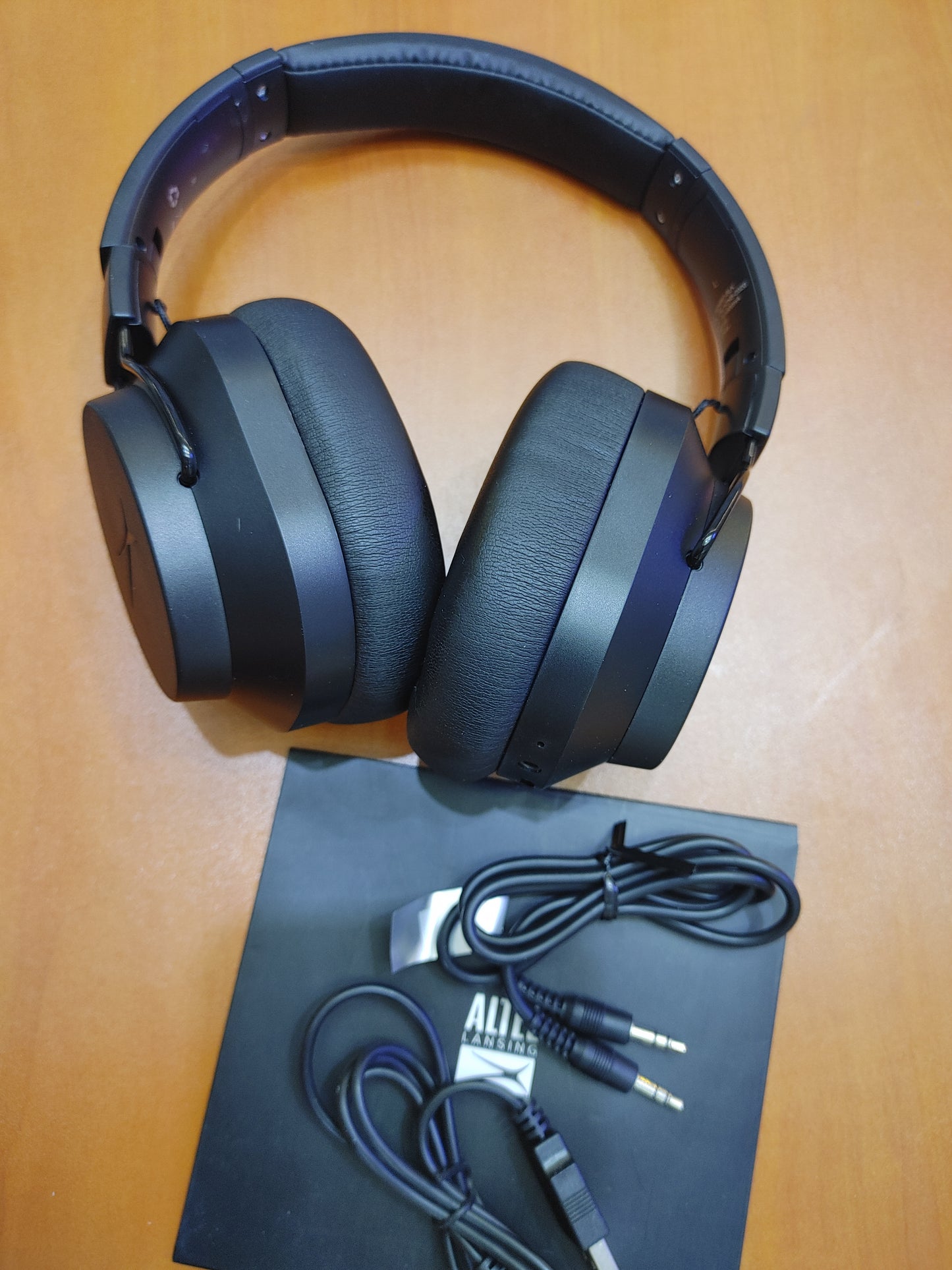 Audífonos Altec Lansing "Whisper" Bluetooth/AUX