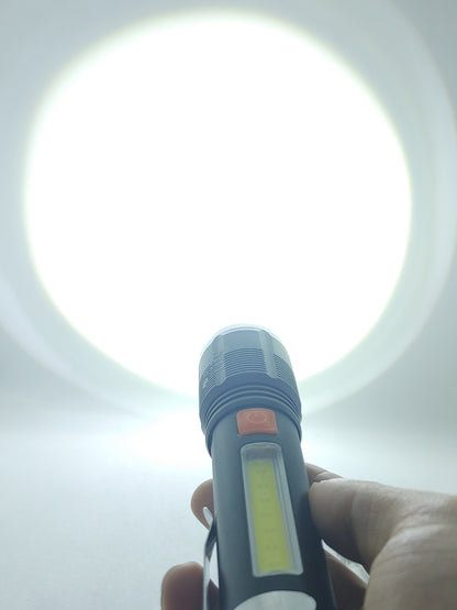 Linterna recargable con zoom